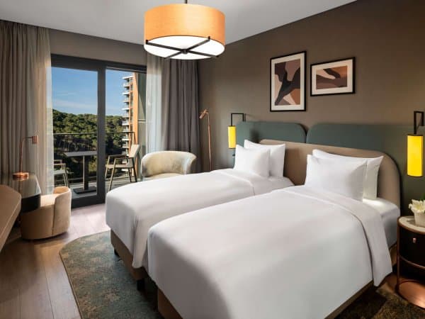 Deluxe Three Bedroom Suite 3+1 2