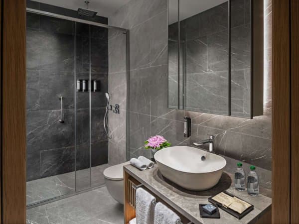 Deluxe Three Bedroom Suite 3+1 4