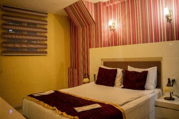 Ekonomik Üç Kişilik Oda - Penceresiz 18m2 1