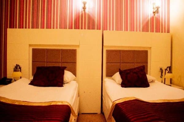 Ekonomik Üç Kişilik Oda - Penceresiz 18m2 3