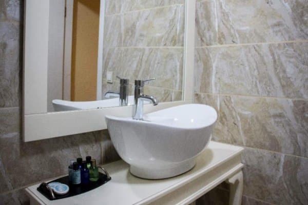 Ekonomik Üç Kişilik Oda - Penceresiz 18m2 4