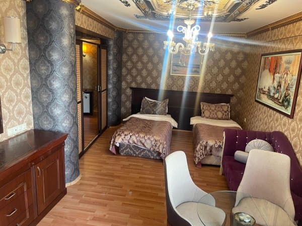 Suit Room 2