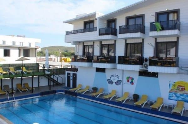 Aile Odası Havuz Manzaralı 3