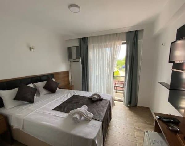 Aile Odası Havuz Manzaralı 2