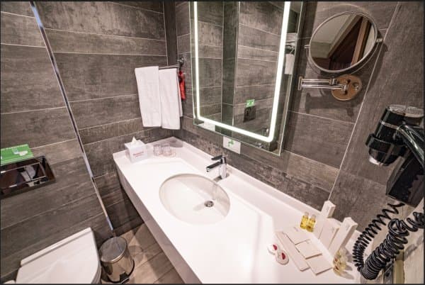 Balkonlu Çatı Aile Suiti 4