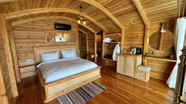 Gelincik ( Deniz Orman Manzaralı Özel Havuzlu ve Jakuzili ) 1