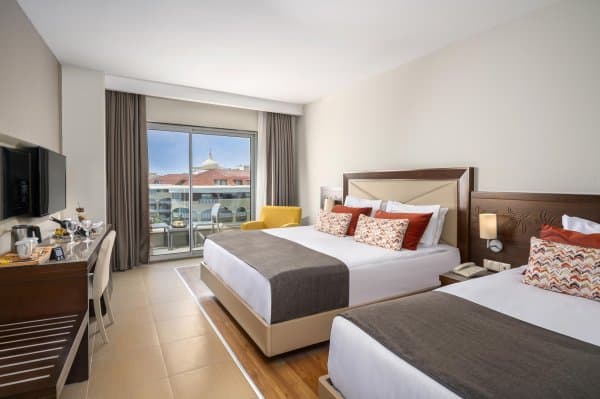 Kara Manzaralı Aile Odası  1