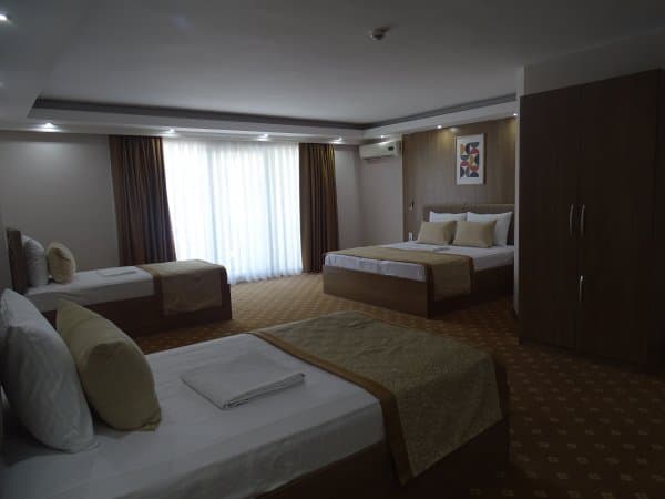 Twin Room 3
