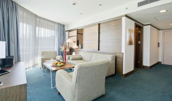 Deluxe Grand Suit Deniz Manzaralı Balkonlu Oda 2