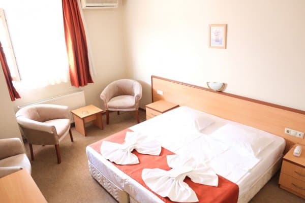 Ekonomik Camsız Küçük Yataklı Oda 1