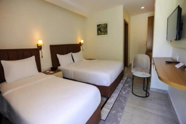 Superior Twin Bed Lake View Room	 3