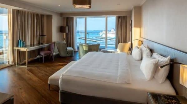 Suite Room with Balcony - Sea View 1