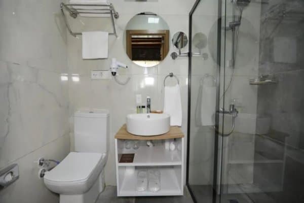 Bungalow Triple Bed Lake View Room	 4