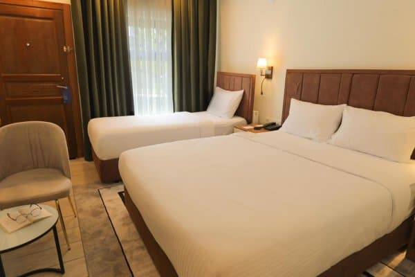 Superior Triple Bed Lake View Room	 2