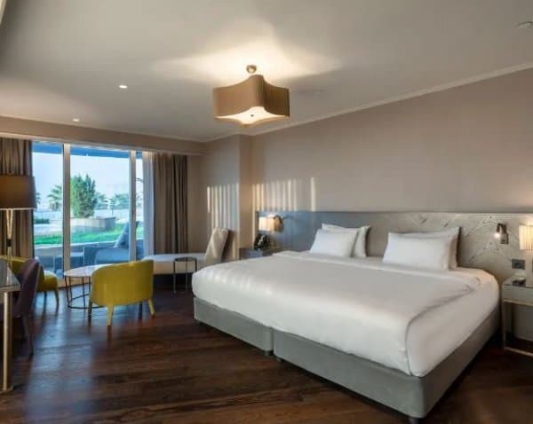 Junior Suite Room with Balcony - Garden View 1