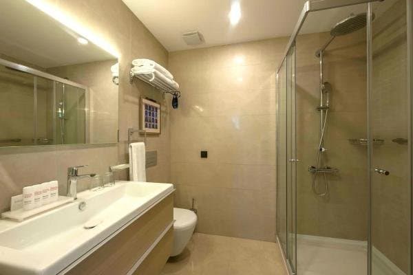 3 Bedroom Superior Apartment with Balcony 4