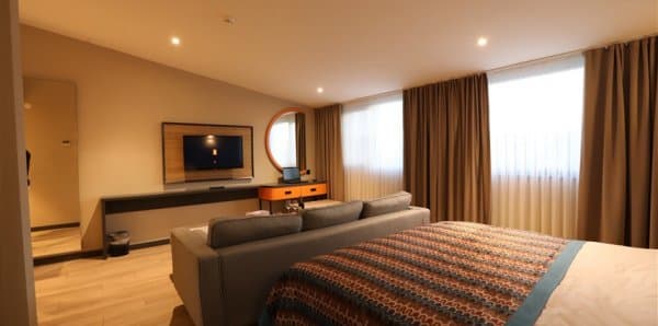 Jakuzili King Suit 2