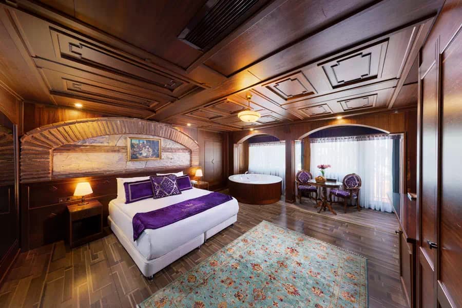 KING SUITE WITH ST.SOPHIA VIEW & SEA VIEW 2