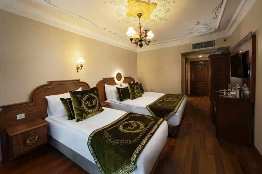 SUPERIOR TRIPLE ROOM 3