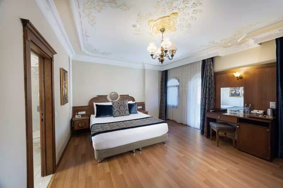 DELUXE SUITE HAGIA SOPHIA VIEW 1