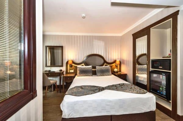 Deluxe Double Room 3