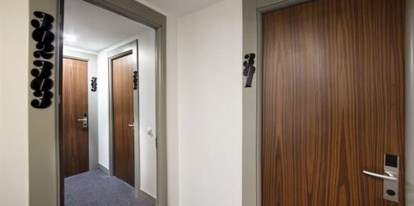 Bağlantılı Oda, Şehir Manzaralı, 2