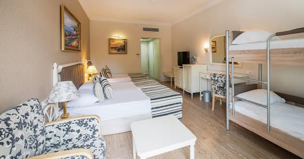 Standart 4 Kişilik Oda 2