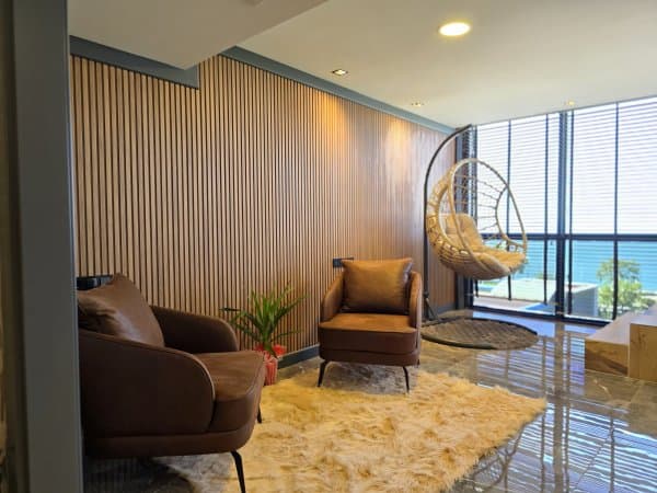 Premier Suit, Deniz ve Şehir Manzaralı, Jakuzili 2