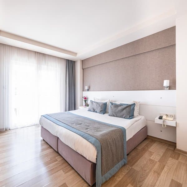 Standart Oda, Deniz veya Kara Manzaralı 1