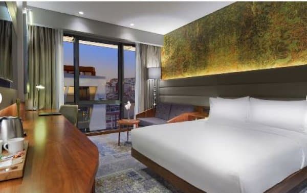 QUEEN ROOM WITH SOFA BED 3