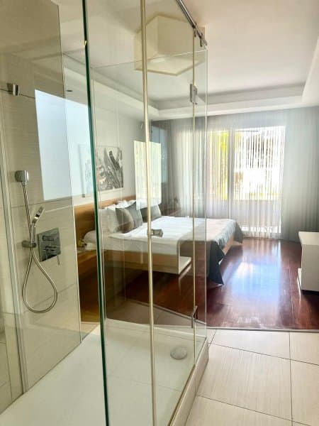 Family Deluxe Suite  4