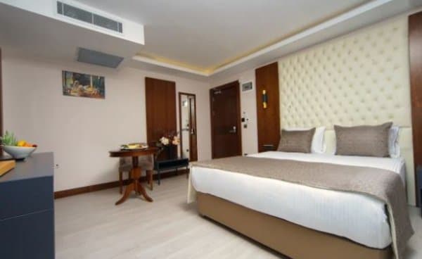 Deluxe Room 1