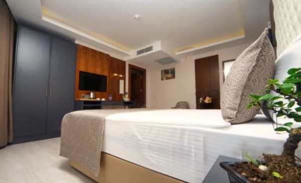Deluxe Room 2