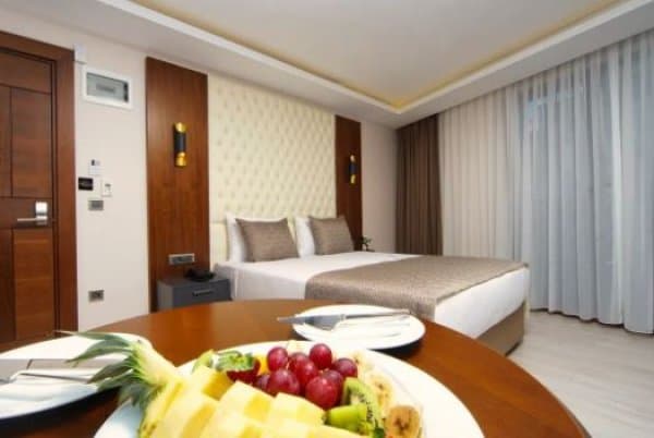 Deluxe Room 3