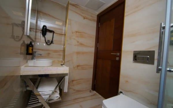 Deluxe Room 4