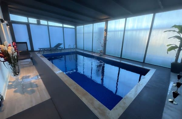 2+1 Isıtmalı Havuzlu Suite 1