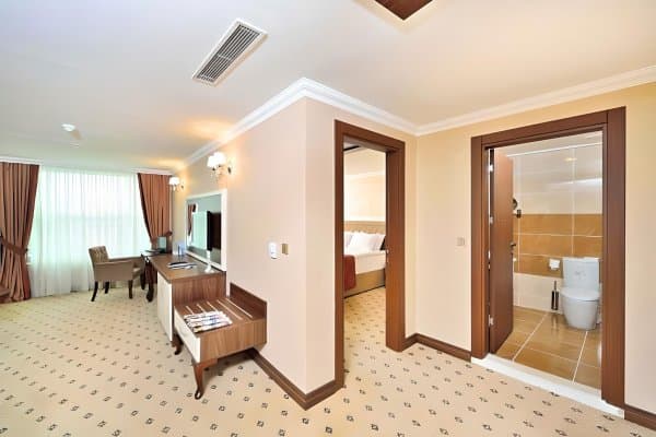 Suit Oda Kahvaltı Dahil İptal Edilebilir 2