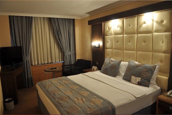  Suite Room  1