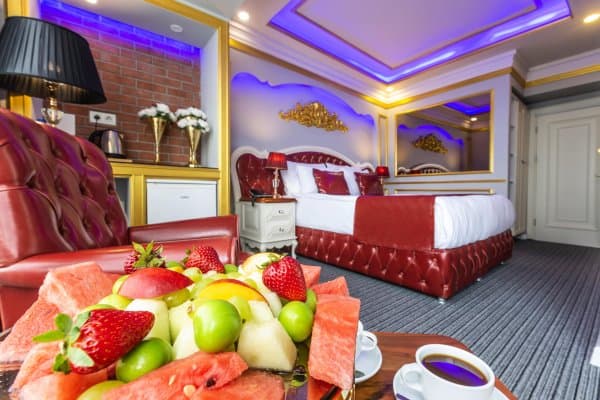 Deniz Manzaralı Junior Suit 4