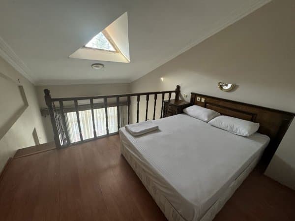 Göl Manzaralı Dubleks Oda 2