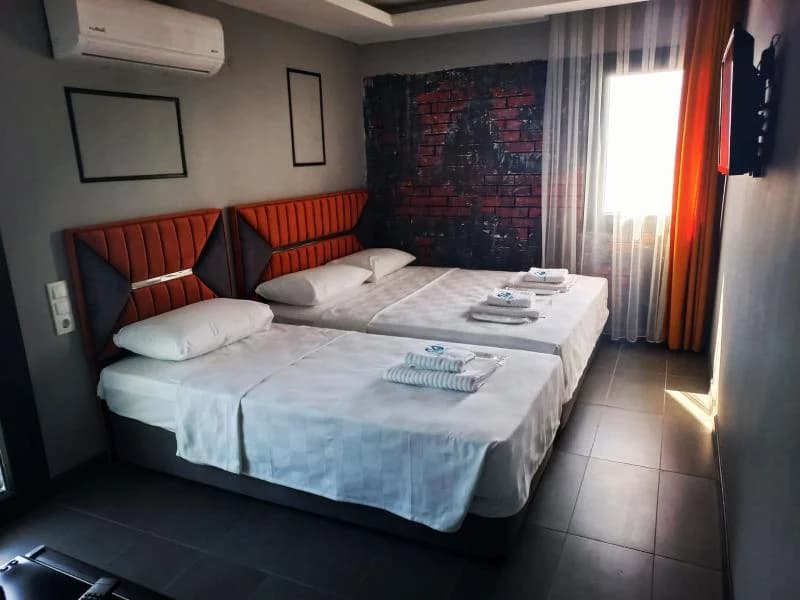 Standart Kısmi Deniz Triple Oda 1