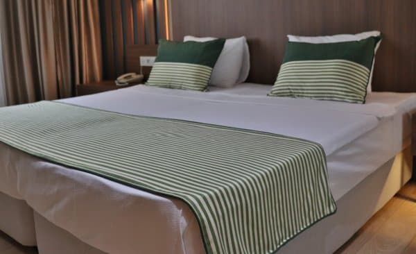 Deluxe French Bed Şehir Manzaralı 2