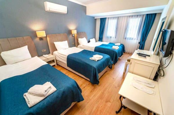 Dört Kişilik Deniz Manzaralı Oda 3