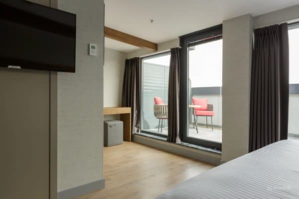 Deluxe Room with Balcony 2