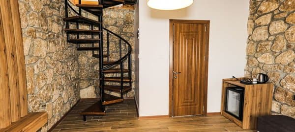 Deluxe Stone Suite French Bed Lake View	 3