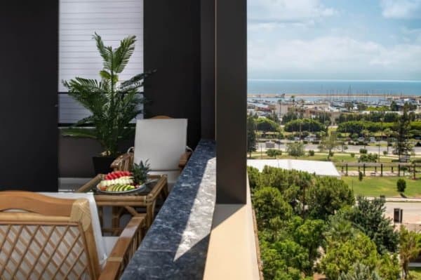 Deluxe Partial Sea view Room with French Bed 3