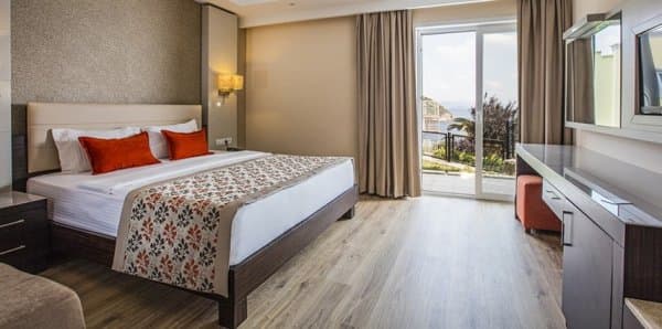 Ekonomik Club Kara Manzaralı Oda 3