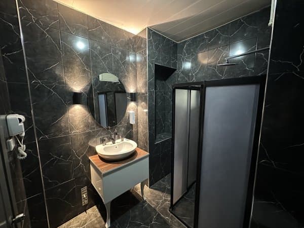 Deluxe Şehir Manzaralı İki Ayrı Yataklı Oda 4