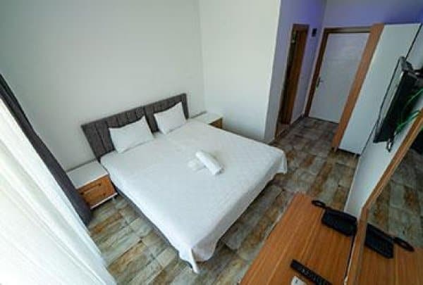 Standart Kara Manzaralı Oda 1