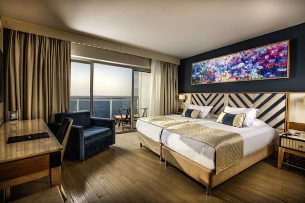 Superior Deniz Manzaralı Oda 2